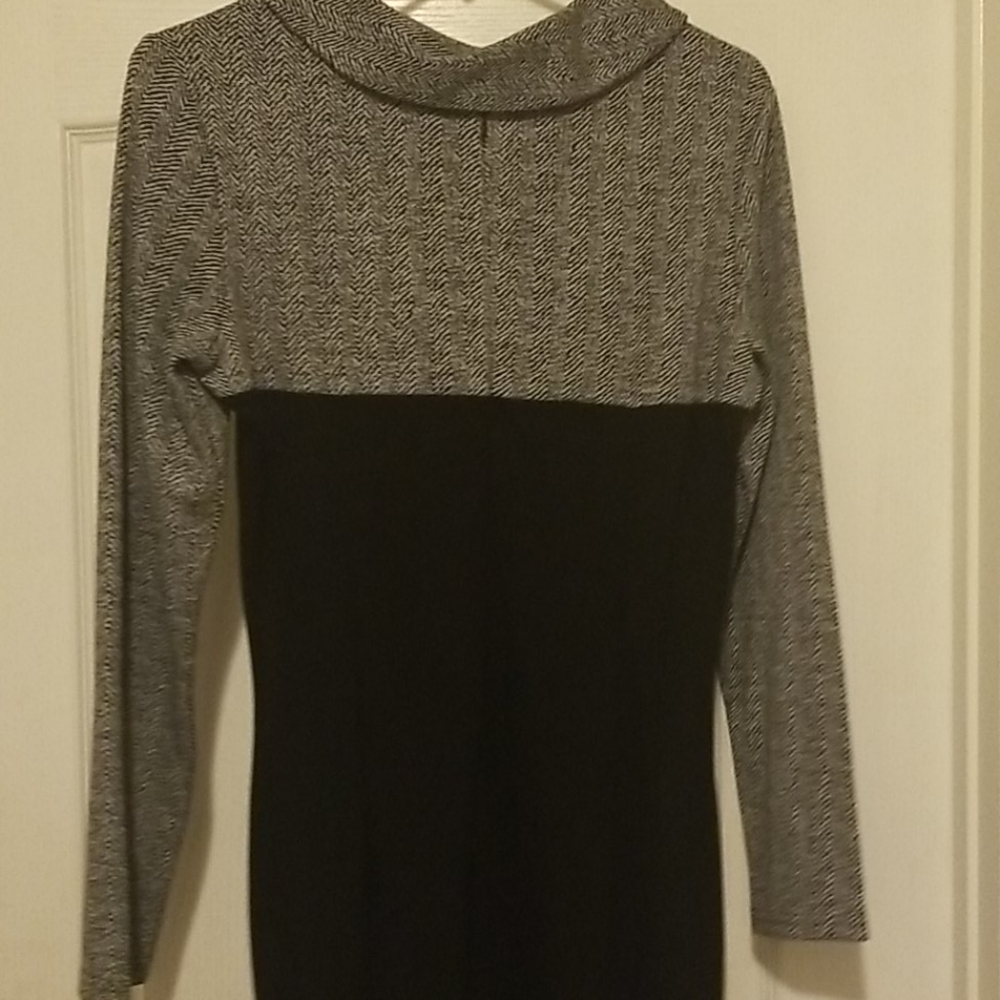 Dress - Picture 3 of 4